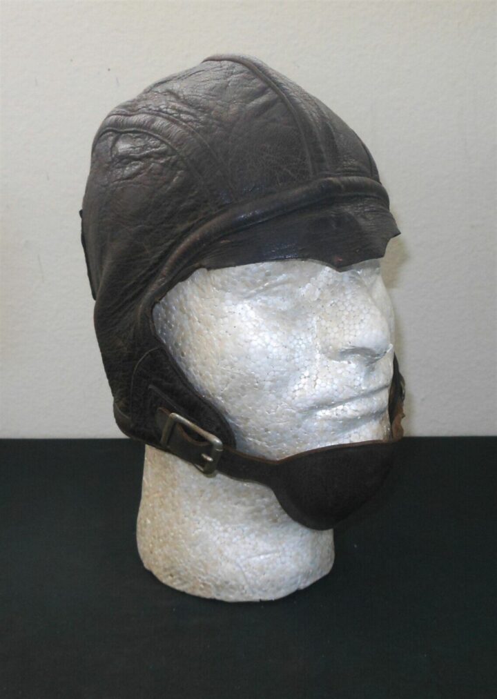 WW II US Navy / Marines Aircraft - TYPE NAF 1092 LEATHER FLIGHT HELMET - NICE!