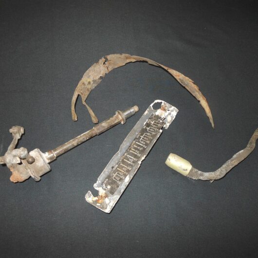 WW2 German Luftwaffe Aircraft - COCKPIT & FUSELAGE RELICS - Me109 G10