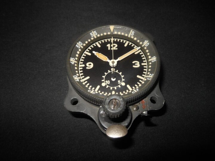 WW2 German Luftwaffe Borduhr - JUNGHANS COCKPIT CLOCK - 5th MODEL - SUPERB! - Image 3