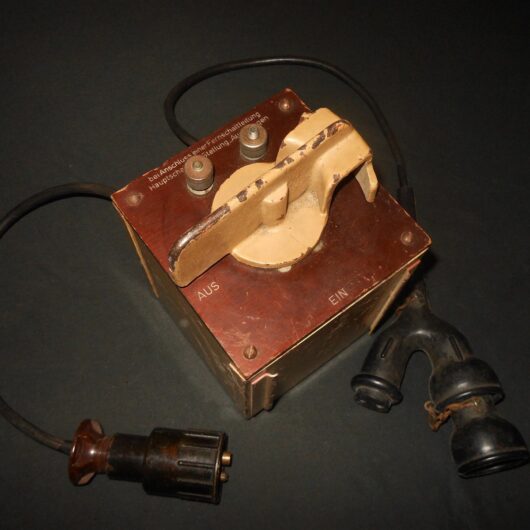 WW2 German Wehrmacht - BATTERY CONNECTION BOX - SEARCHLIGHTS RADIO FLAK - RARE!