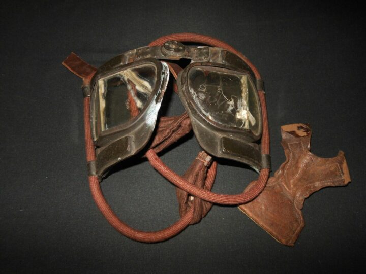 WW II British ROYAL AIR FORCE RAF - MK. IV A  PILOT FLIGHT GOGGLES - NICE! - Image 3