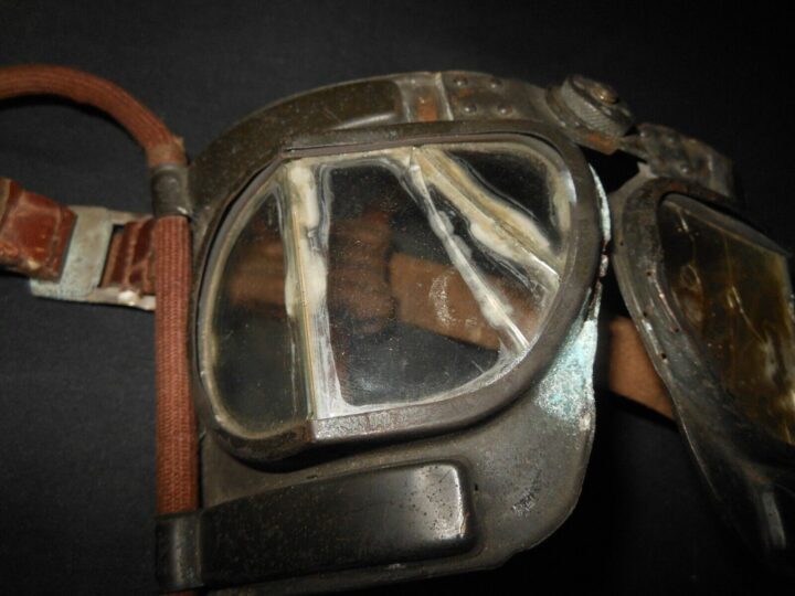 WW II British ROYAL AIR FORCE RAF - MK. IV A  PILOT FLIGHT GOGGLES - NICE! - Image 8