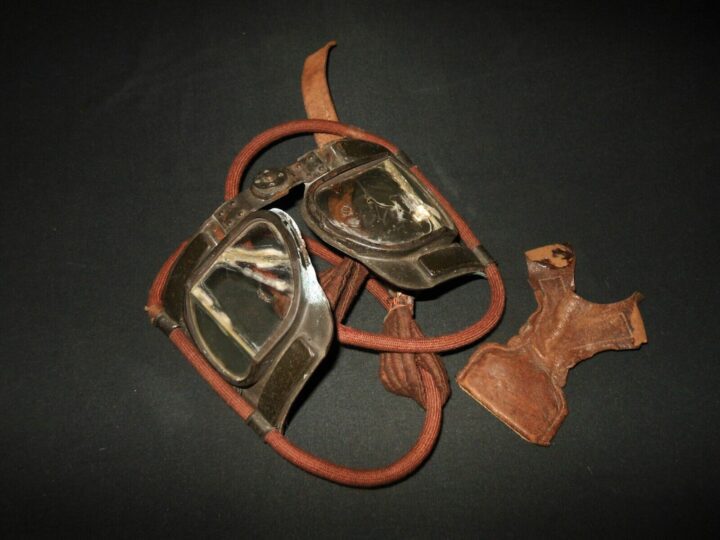 WW II British ROYAL AIR FORCE RAF - MK. IV A  PILOT FLIGHT GOGGLES - NICE!