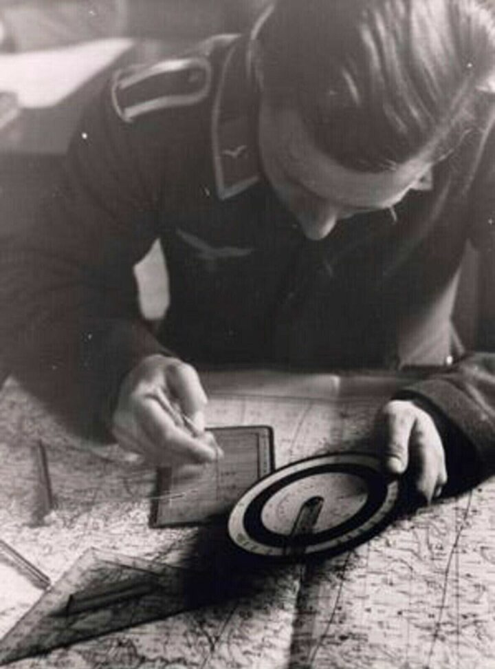 WW II German Aircraft DR3 Dreieckrechner - FLIGHT CALCULATOR - June 1944 - RARE - Image 9