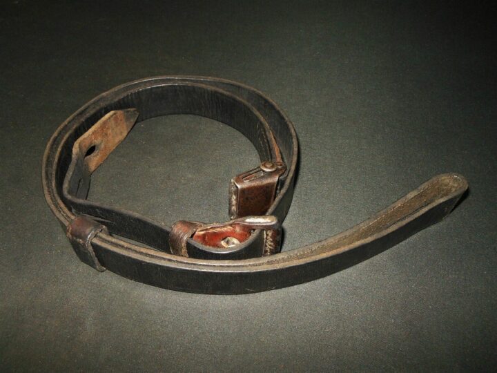 WW II German WH LW KM - MAUSER K98 K43 LEATHER RIFLE SLING #2 - NICE!