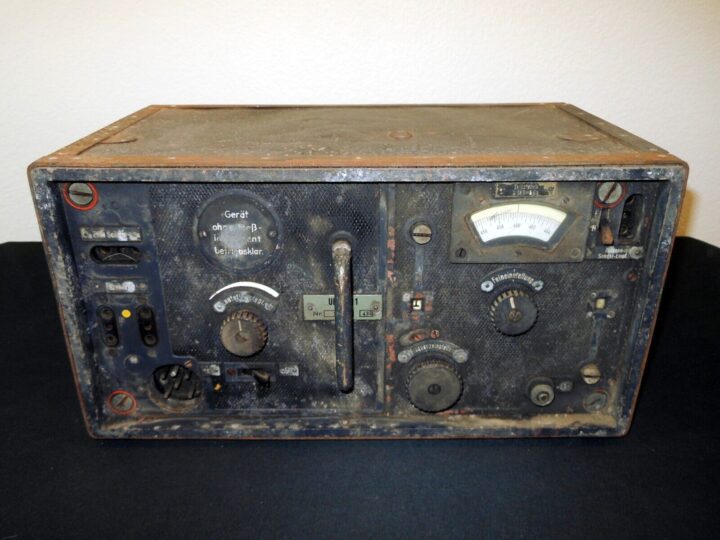 WW2 German Luftwaffe Ukw.E.d1 Empfänger - AIRCRAFT COMMUNICATION RECEIVER - Fu7 - Image 4