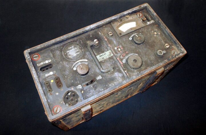 WW2 German Luftwaffe Ukw.E.d1 Empfänger - AIRCRAFT COMMUNICATION RECEIVER - Fu7 - Image 6