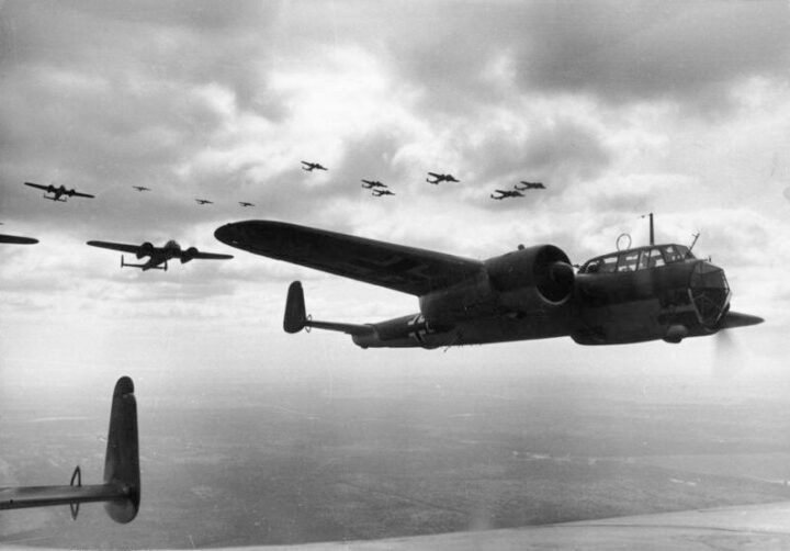 WW2 German Luftwaffe Wartungklappe - AIRCRAFT FUEL FILLING HATCH - Do17 P - RARE - Image 12