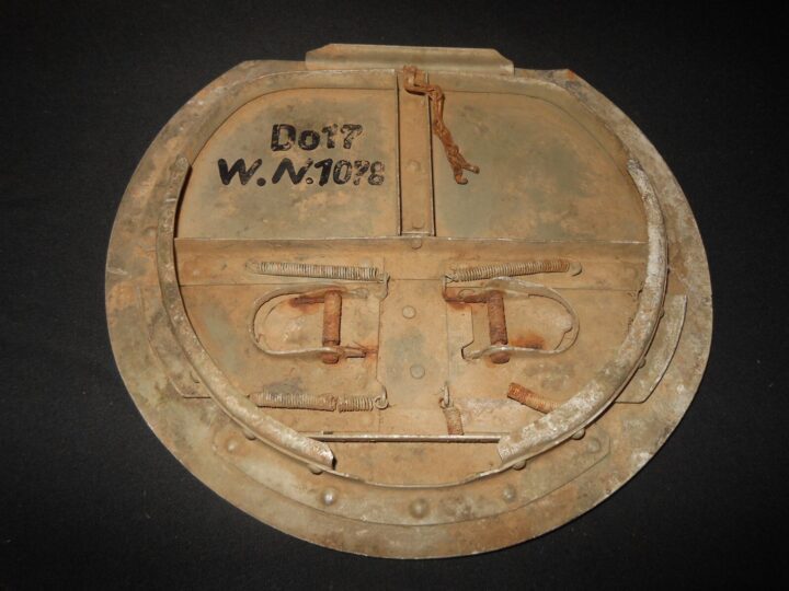 WW2 German Luftwaffe Wartungklappe - AIRCRAFT FUEL FILLING HATCH - Do17 P - RARE - Image 6
