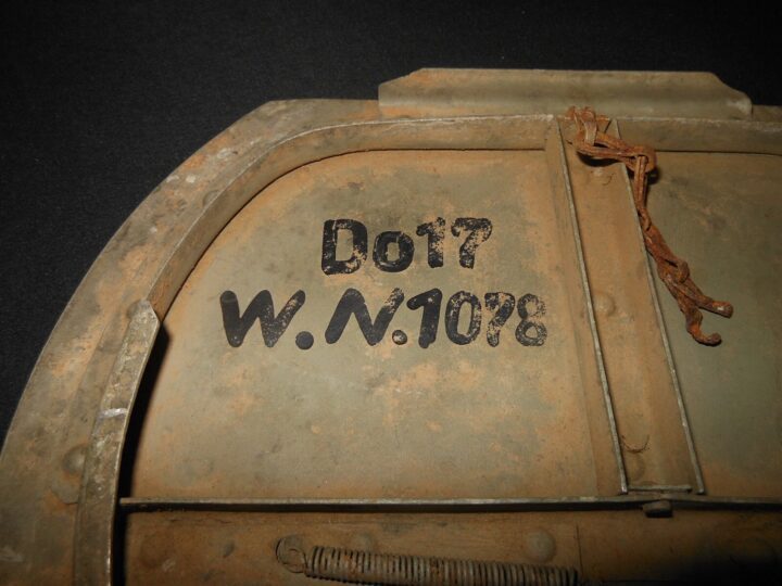 WW2 German Luftwaffe Wartungklappe - AIRCRAFT FUEL FILLING HATCH - Do17 P - RARE - Image 7