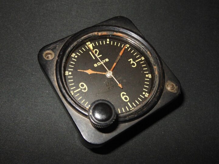 WW2 US Army Aircraft A-11 / AF43 - ELGIN COCKPIT CLOCK - P-40 P-51 - NICE!