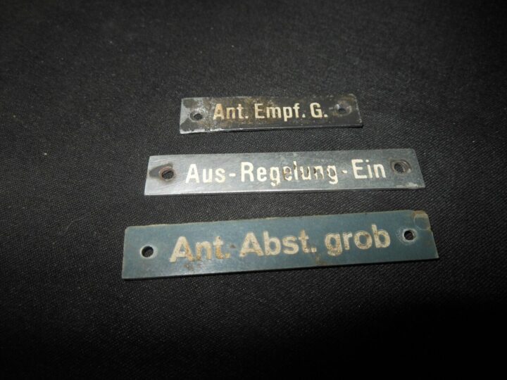 WW II German LW WH KM FuG Funkgerat - RADIO DATA PLATE SET #15 - TORN KWE PANZER - Image 3