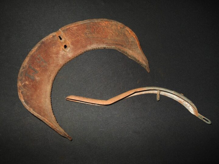 WW1 Imperial Prussian Army Pickelhaube Halswache - NECK GAURD & SPINE #2 - NICE! - Image 4