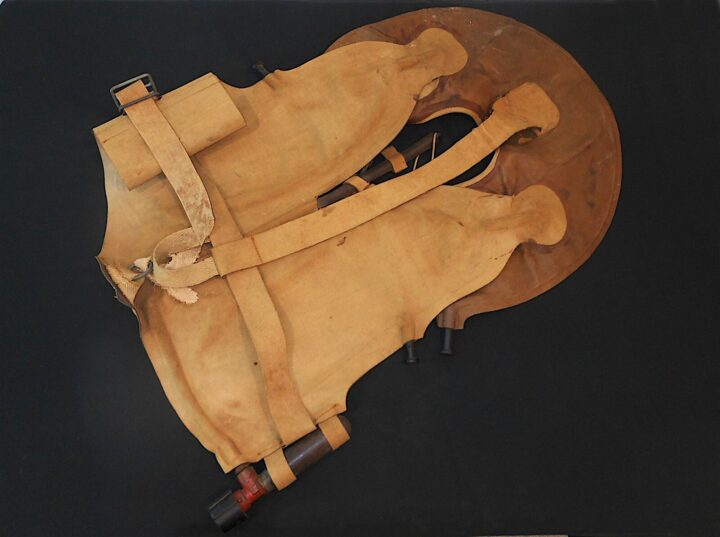 WW2 German Kriegsmarine Schwimmweste - INFLATABLE LIFE JACKET - VERY NICE! - Image 16
