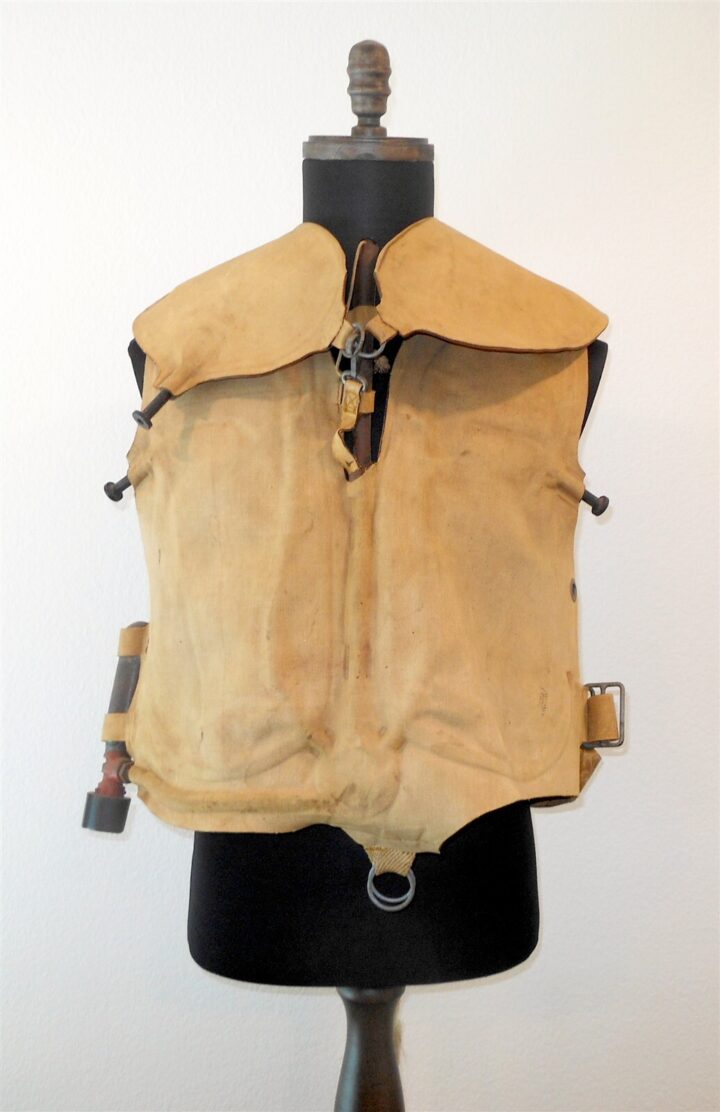 WW2 German Kriegsmarine Schwimmweste - INFLATABLE LIFE JACKET - VERY NICE! - Image 3