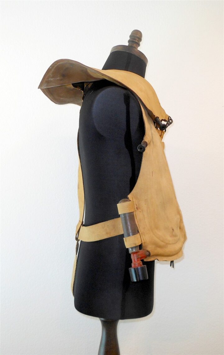 WW2 German Kriegsmarine Schwimmweste - INFLATABLE LIFE JACKET - VERY NICE! - Image 6