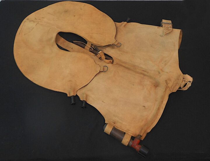 WW2 German Kriegsmarine Schwimmweste - INFLATABLE LIFE JACKET - VERY NICE! - Image 8
