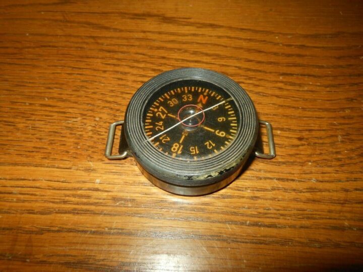 WW II German Air Force - AK39 WRIST COMPASS - Fl. 23235 - 1st Model - VERY NICE! - Image 3