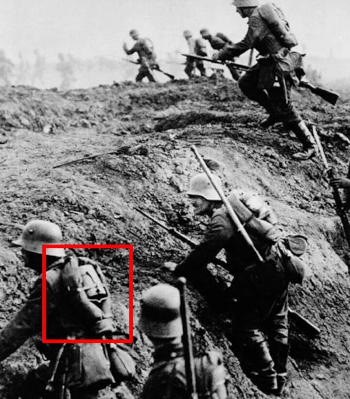 WW1 Imperial Prussian Army - ISSUE WOOL BLANKET & STRAPS - ASSAULT BACKPACK - Image 17