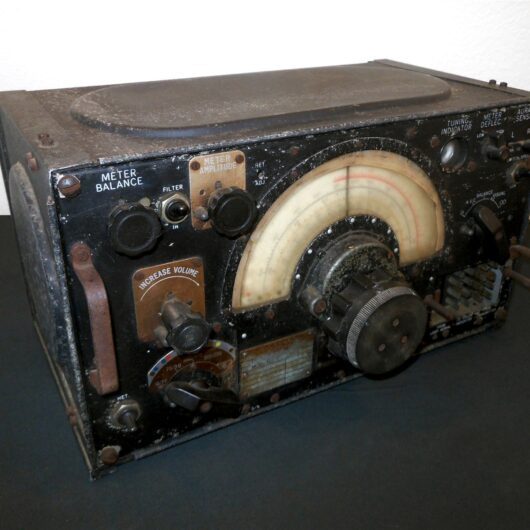WW2 British RAF Aircraft - R1155 B RADIO COMMUNICATION RECEIVER - VERY NICE!