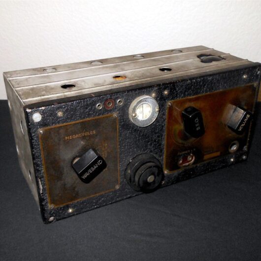 WW2 British SOE Type 3 Mk. II - CLANDESTINE SUITCASE RADIO RECEIVER - VERY RARE!