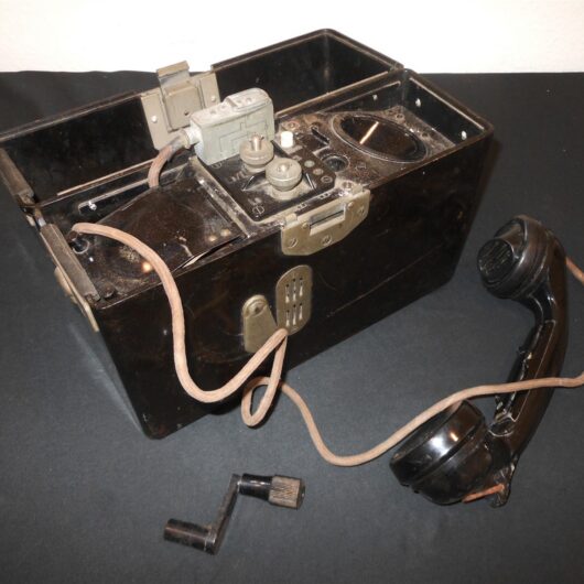 WW2 German Wehrmacht Feldfernsprecher 33 - TRENCH / FIELD PHONE - NICE!
