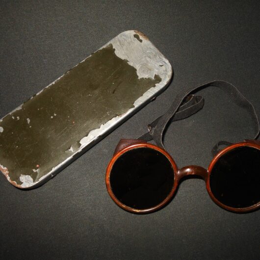 WW2 German Wehrmacht Schutzbrille - MG34/42 GUNNER SUNGLASSES / GOGGLES - RARE!
