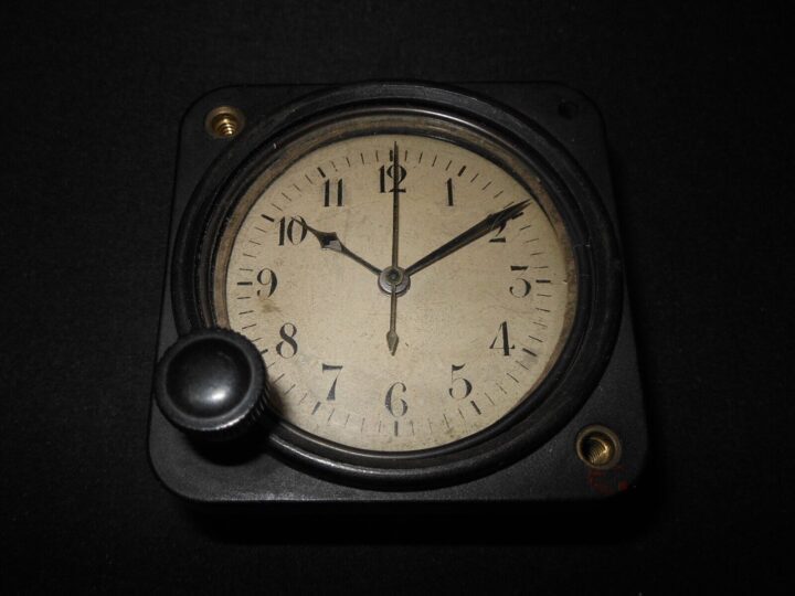 WW2 US Army Aircraft A-11 / AF43 - ELGIN COCKPIT CLOCK - P-40 P-51 - NICE! - Image 3