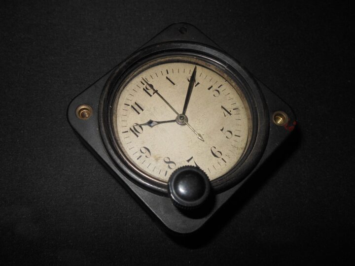 WW2 US Army Aircraft A-11 / AF43 - ELGIN COCKPIT CLOCK - P-40 P-51 - NICE!