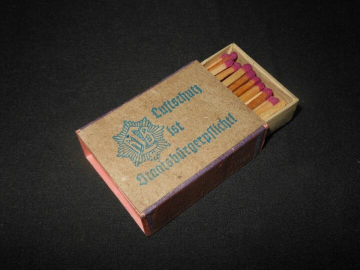 WW II German Army - SMOKING PIPE / CIGARETTE MATCHES & BOX #6 - VERY RARE!