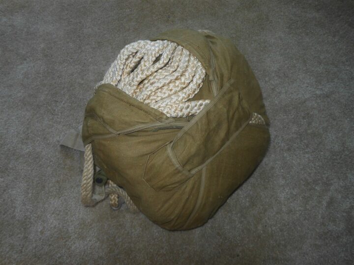 WW II German Aviation Fallschirmjager – RZ20 PARATROOPER PARACHUTE – AMAZING! - Image 4