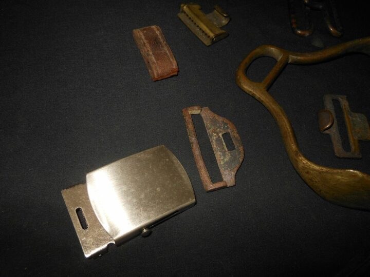 WW1 / WW II US Army Navy Air Force - BRASS STIRRUP BUCKLES & FITTINGS - NICE! - Image 3