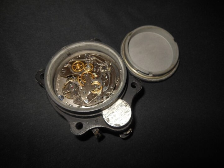 WW2 German Luftwaffe Borduhr - JUNGHANS COCKPIT CLOCK - 3rd MODEL - Ju88 - RARE! - Image 11