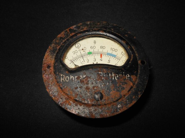 WW2 German Wehrmacht - ELECTRICAL VOLTMETER - RADIO EQUIPMENT - RARE! - Image 3