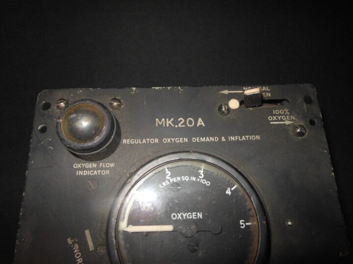 WW2 British Royal Air Force RAF - MK. 20 A OXYGEN REGULATOR - Halifax Lancaster? - Image 4