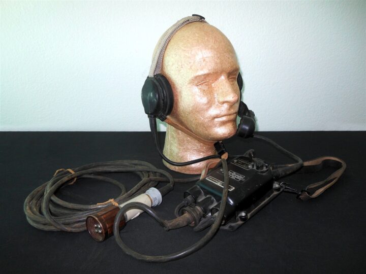 WW2 German Kriegsmarine - C39b COASTAL ARTILLERY COMMUNICATION HEADSET - NOS!
