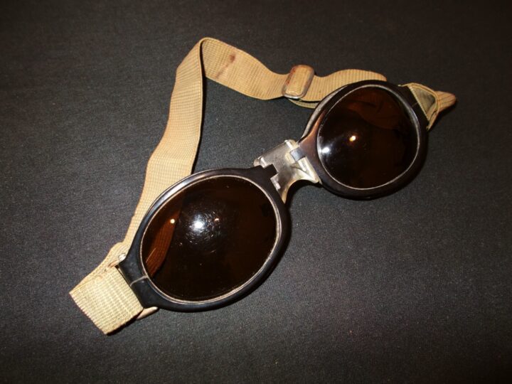 WW2 German Luftwaffe Nitsche u. Gunther - SPLINTER-PROOF GOGGLES - VERY NICE! - Image 4