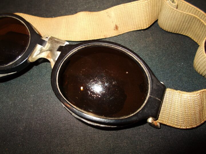WW2 German Luftwaffe Nitsche u. Gunther - SPLINTER-PROOF GOGGLES - VERY NICE! - Image 7