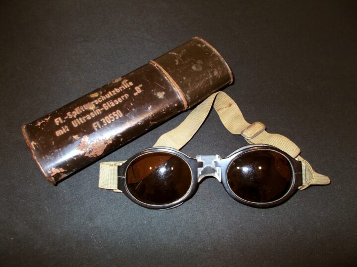 WW2 German Luftwaffe Nitsche u. Gunther - SPLINTER-PROOF GOGGLES - VERY NICE!