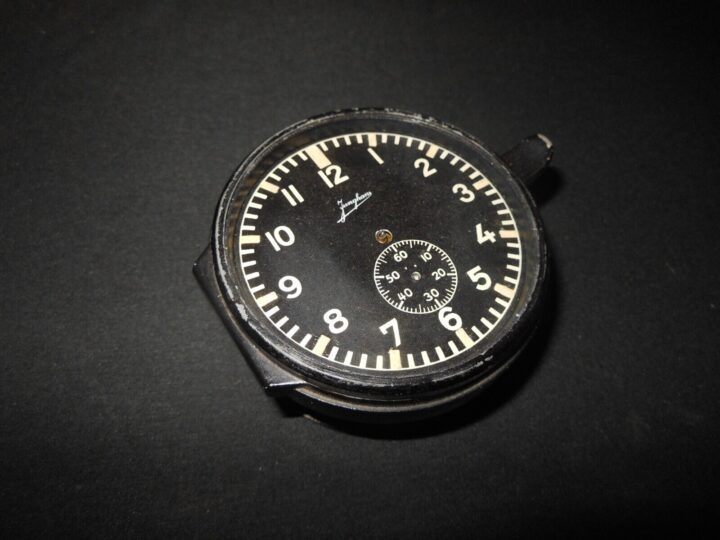 WW2 German Luftwaffe Stationsuhr - COMMUNICATION ROOM DUTY CLOCK – PARTS/REPAIR