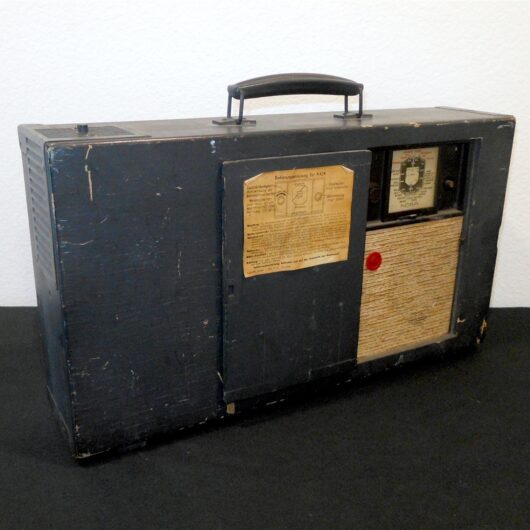 WW2 German Luftwaffen-Koffer NORA K42 N - BARRACKS & AIRFIELD RADIO - VERY NICE!