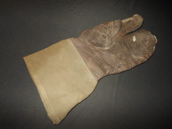 WW2 German Wehrmacht - MOTORCYCLE DISPATCH RIDER - WEATHER-PROOF GLOVE - LEFT - Image 5