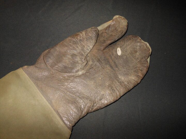 WW2 German Wehrmacht - MOTORCYCLE DISPATCH RIDER - WEATHER-PROOF GLOVE - LEFT - Image 6